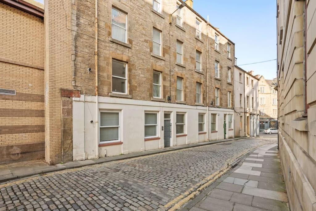 Two Bedroom Apartment-Central Edinburgh-Old Town-Licensed エクステリア 写真