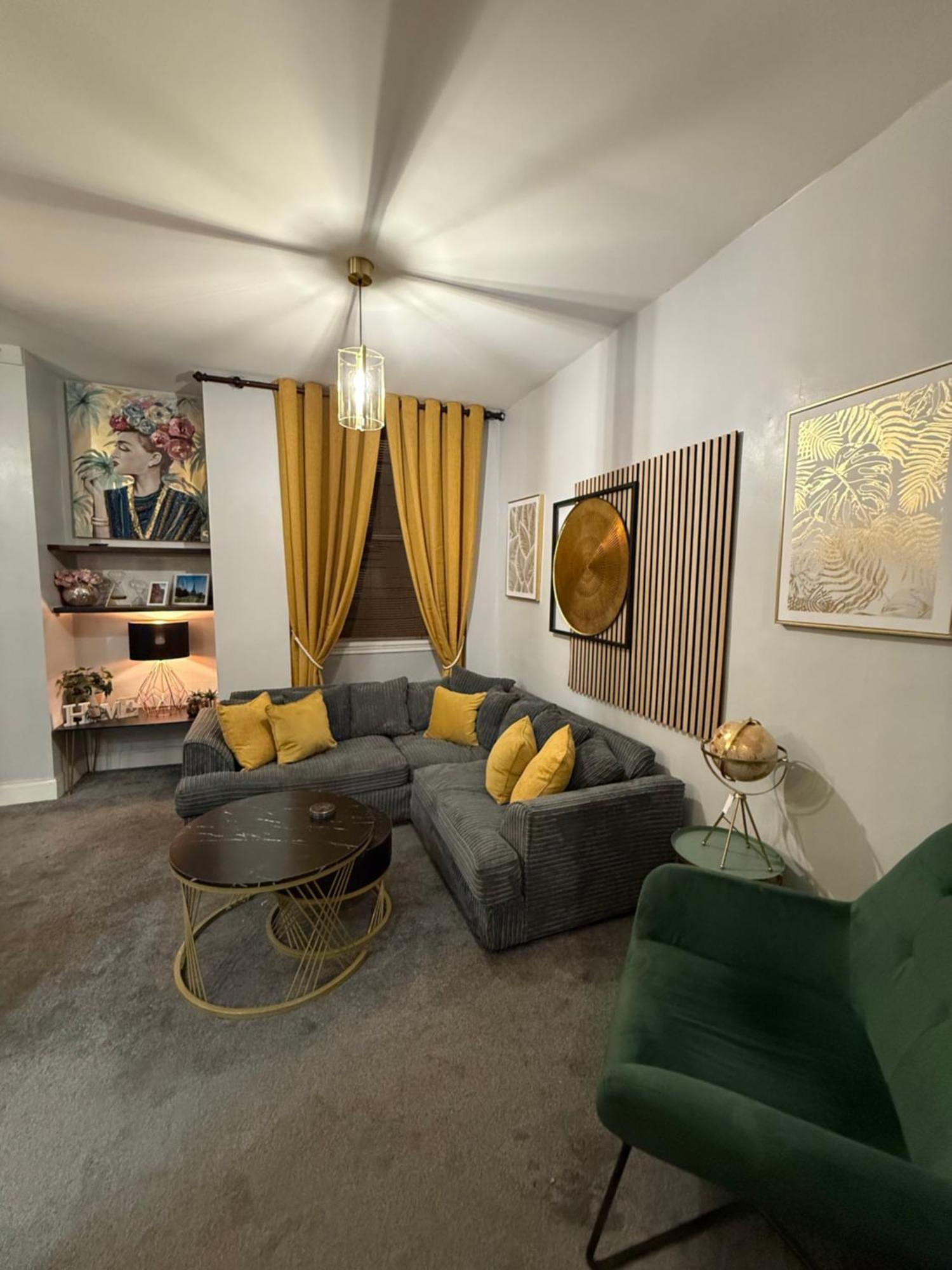 Two Bedroom Apartment-Central Edinburgh-Old Town-Licensed エクステリア 写真