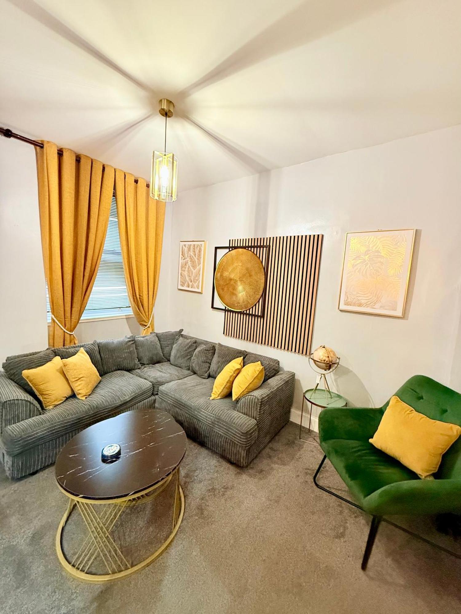 Two Bedroom Apartment-Central Edinburgh-Old Town-Licensed エクステリア 写真