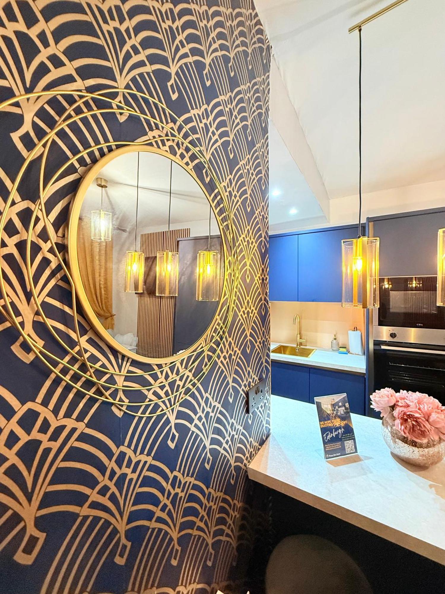 Two Bedroom Apartment-Central Edinburgh-Old Town-Licensed エクステリア 写真