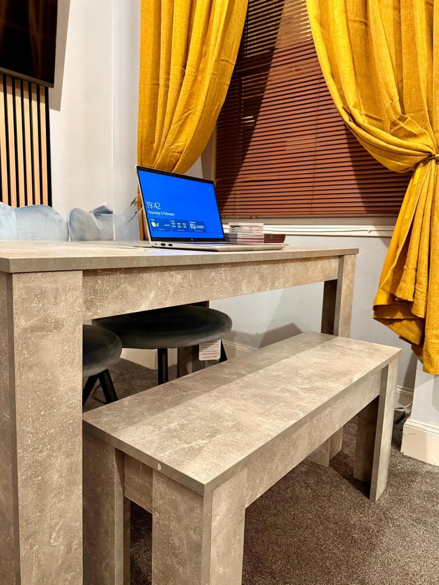 Two Bedroom Apartment-Central Edinburgh-Old Town-Licensed エクステリア 写真