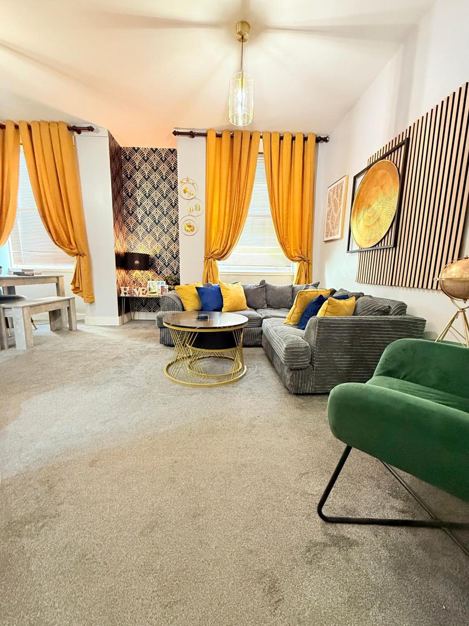 Two Bedroom Apartment-Central Edinburgh-Old Town-Licensed エクステリア 写真